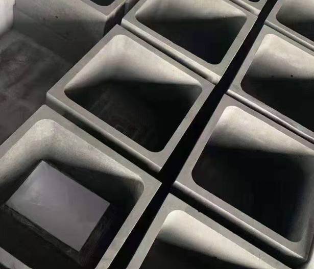 Graphite crucible for metal melting and casting